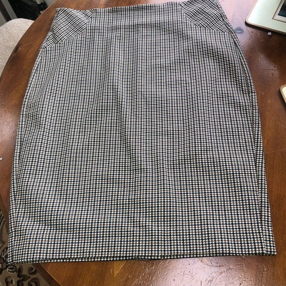 RW&CO  Pencil Skirt Knee-Length brown and white- med 32” around- 22” long- used - Picture 1 of 8